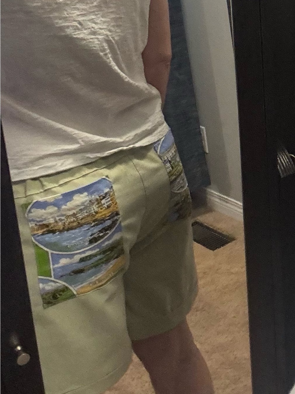 Women’s L/XL Green Shorts with Patch Pockets made from tourist kitchen linens - Picture 2 of 2